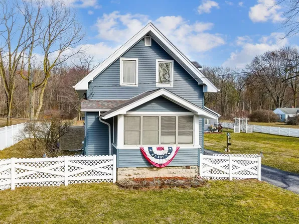 6332 Whiteford Center Rd, Lambertville, MI 48144