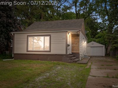670 Pinecrest Dr, Ferndale, MI, 48220