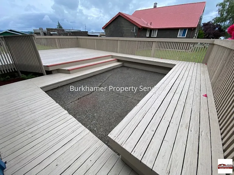 1315 W Young St — Photo 28