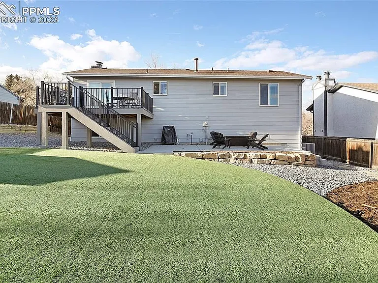 915 Valkenburg Dr — Photo 27