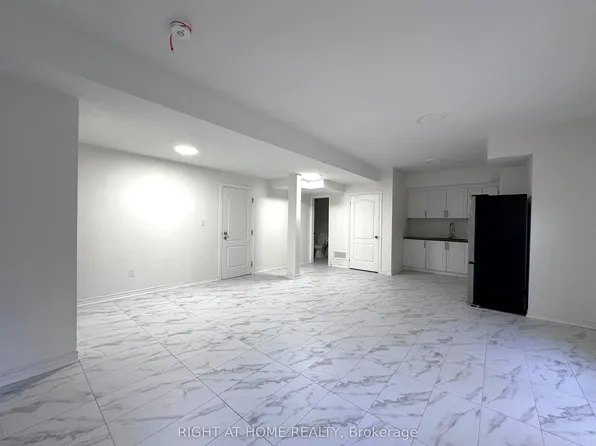 2287 Lozenby St, Innisfil, ON L9S 0M9