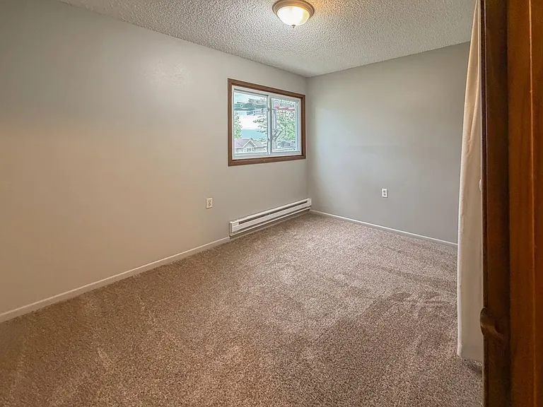 408 E Dawn St — Photo 25