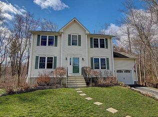 12 Kimberly Ct, Cumberland, RI 02864