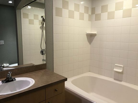 5th image of 100 4th Ave S APT 412