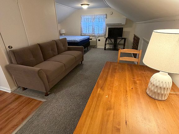 5th image of 9 Ratigan Ave APT 9B-2