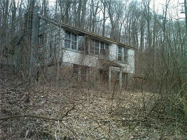 2nd image of 1153 Peekskill Hollow Rd