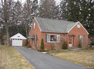 4749 Woodside Ave, Hamburg, NY