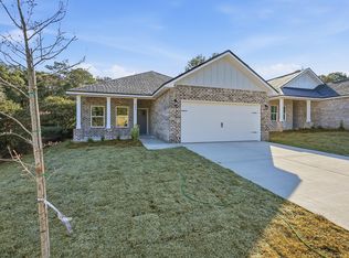 71 Spooner St, Defuniak Springs, FL 32433