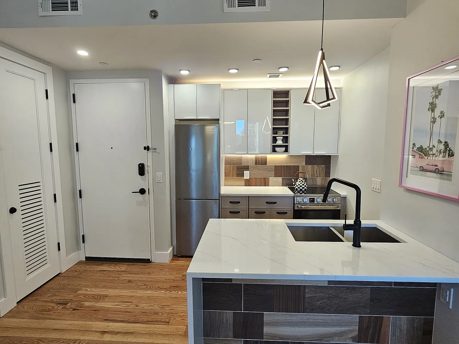 2 bed, $3,000 — Photo 4