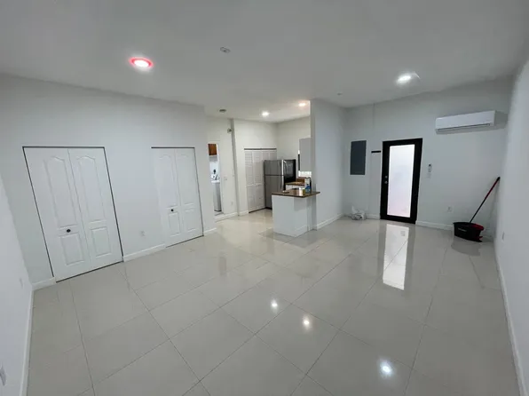 15384 SW 14th St #A, Miami, FL 33194
