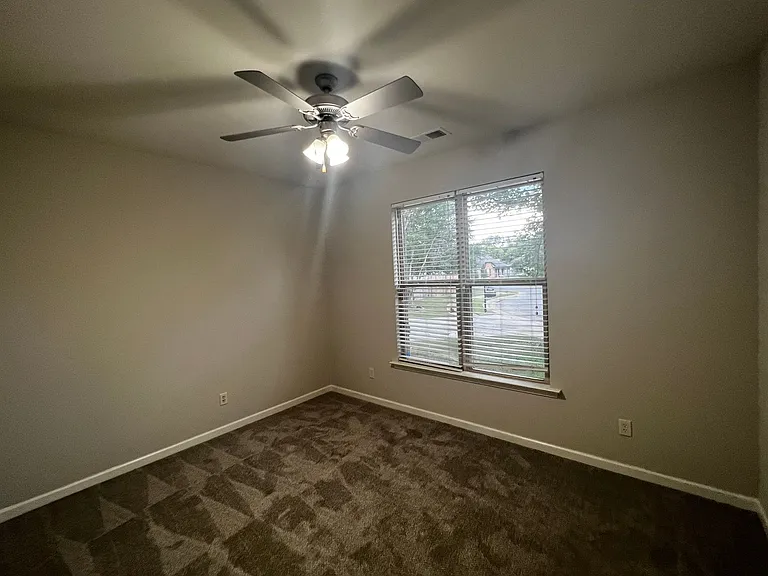2208 Adkins Cir — Photo 28