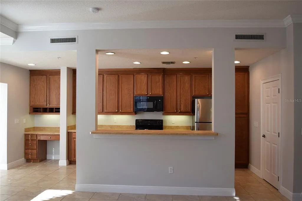 3 bed, 2.5 bath, 2150 sqft, $3,900 — Photo 4