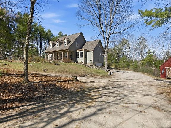 2nd image of 272 Nicholas Rd