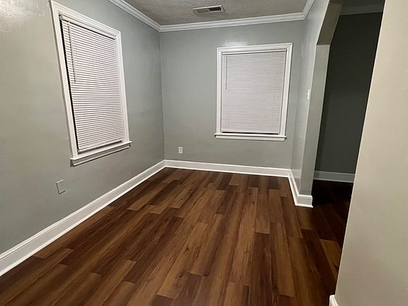 5th image of 4015 Queensbury Cir