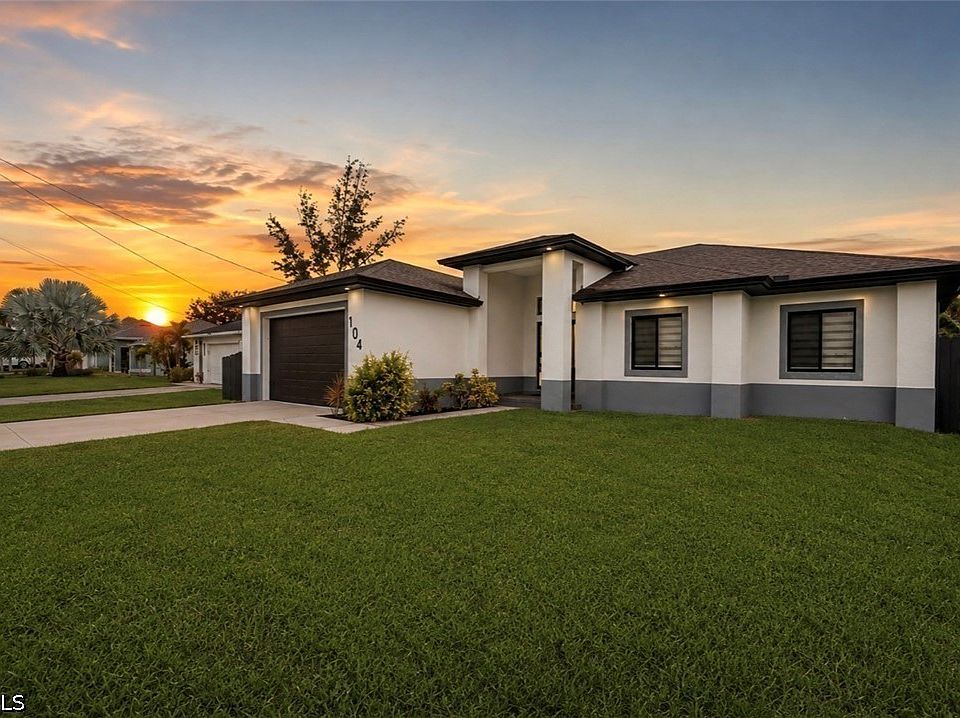 1st image of 104 SW 34th Pl