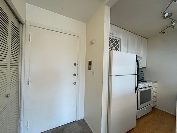 4th image of 1912 Prairie Sq APT 314A