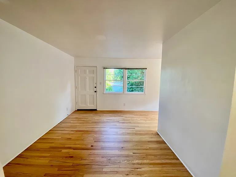1043 Grant St #A — Photo 4