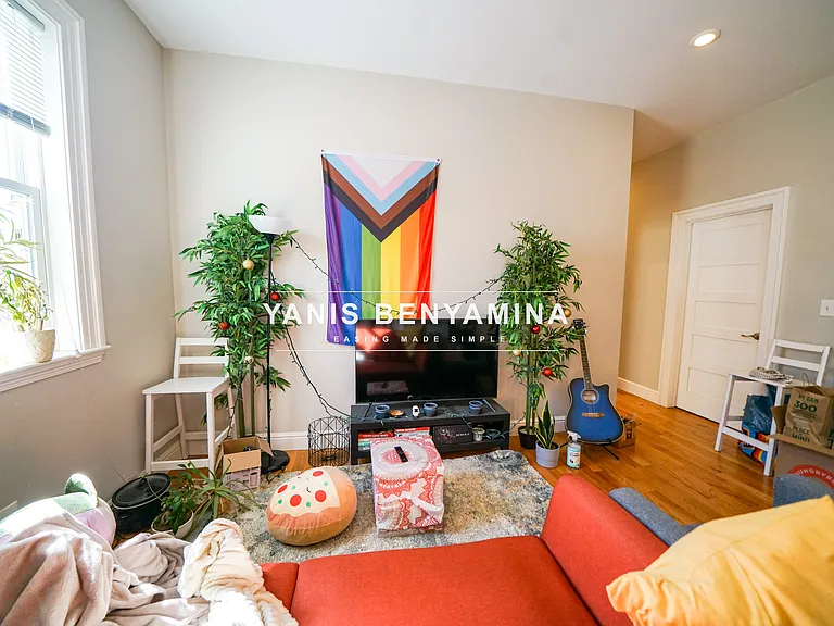 33 Portsmouth St #1 — Photo 5