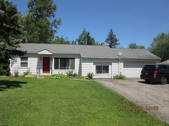 2nd image of 35505 Aurora Rd