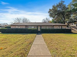 2433 Greenwood Dr, Grand Prairie, TX 75050