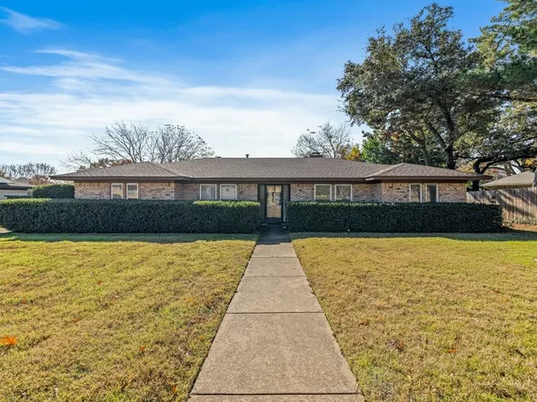 2433 Greenwood Dr, Grand Prairie, TX 75050