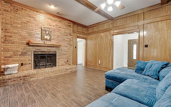 3rd image of 1501 Buena Vista Ave