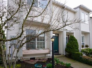 9348 SW Sutton Pl, Tigard, OR 97223