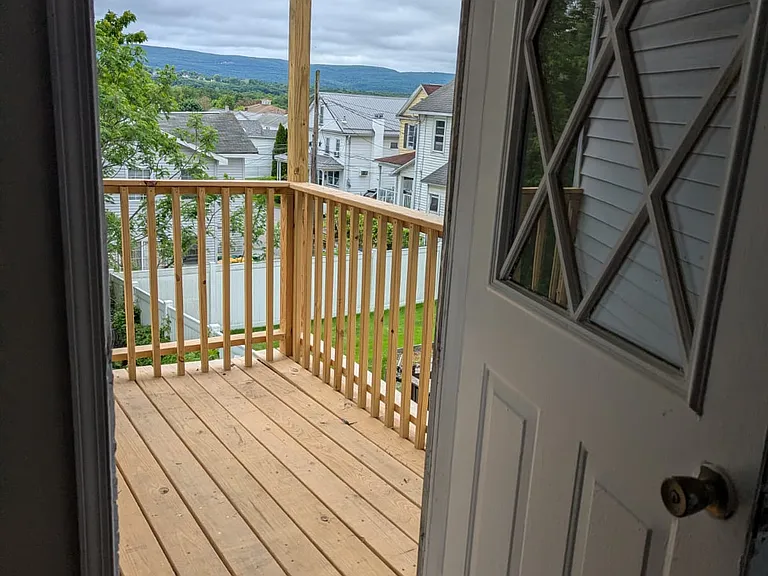 604 Ackley St — Photo 6