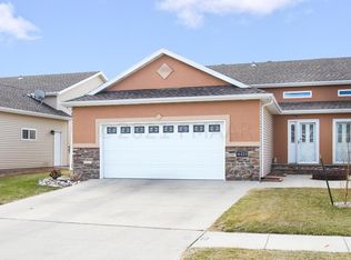 4427 53rd St S, Fargo, ND 58104