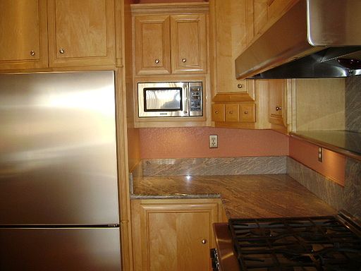 3rd image of 832 Derry Cir