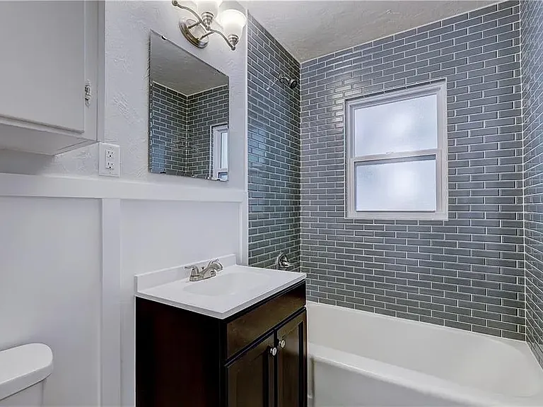 3209 NW 40th St — Photo 10