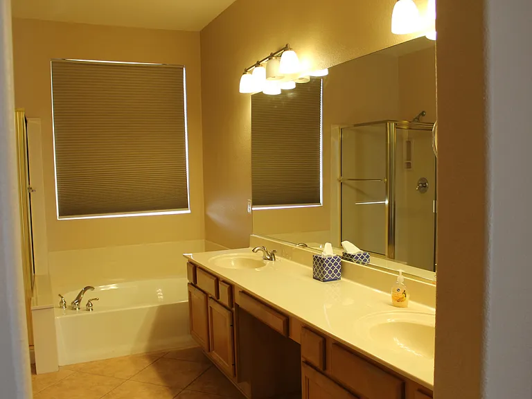5435 W Buffalo St — Photo 23