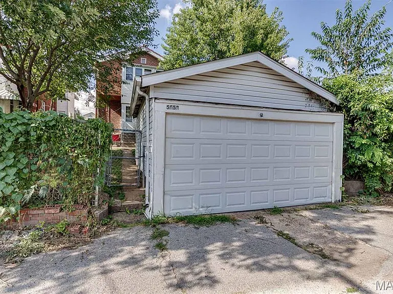 5058 Winona Ave — Photo 40