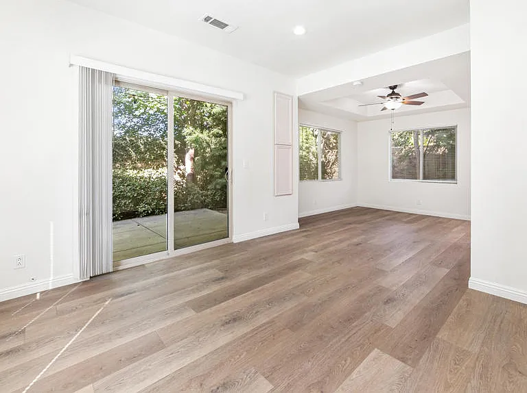 693 Cypress Ave — Photo 4