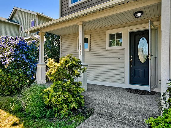 2nd image of 1520 Grant Ave