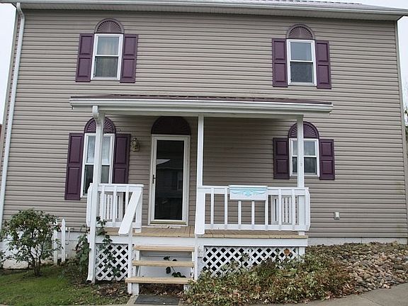 4th image of 33245 Back St