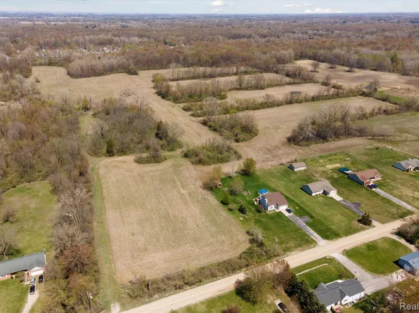 Wear Rd, Belleville, MI 48111