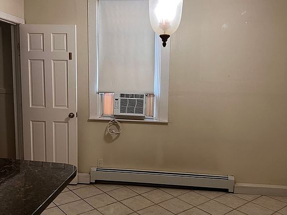 3rd image of 294 Lancaster St #4