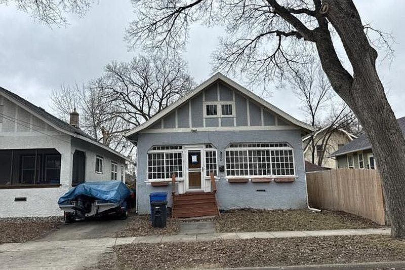 1st image of 910 11th St S