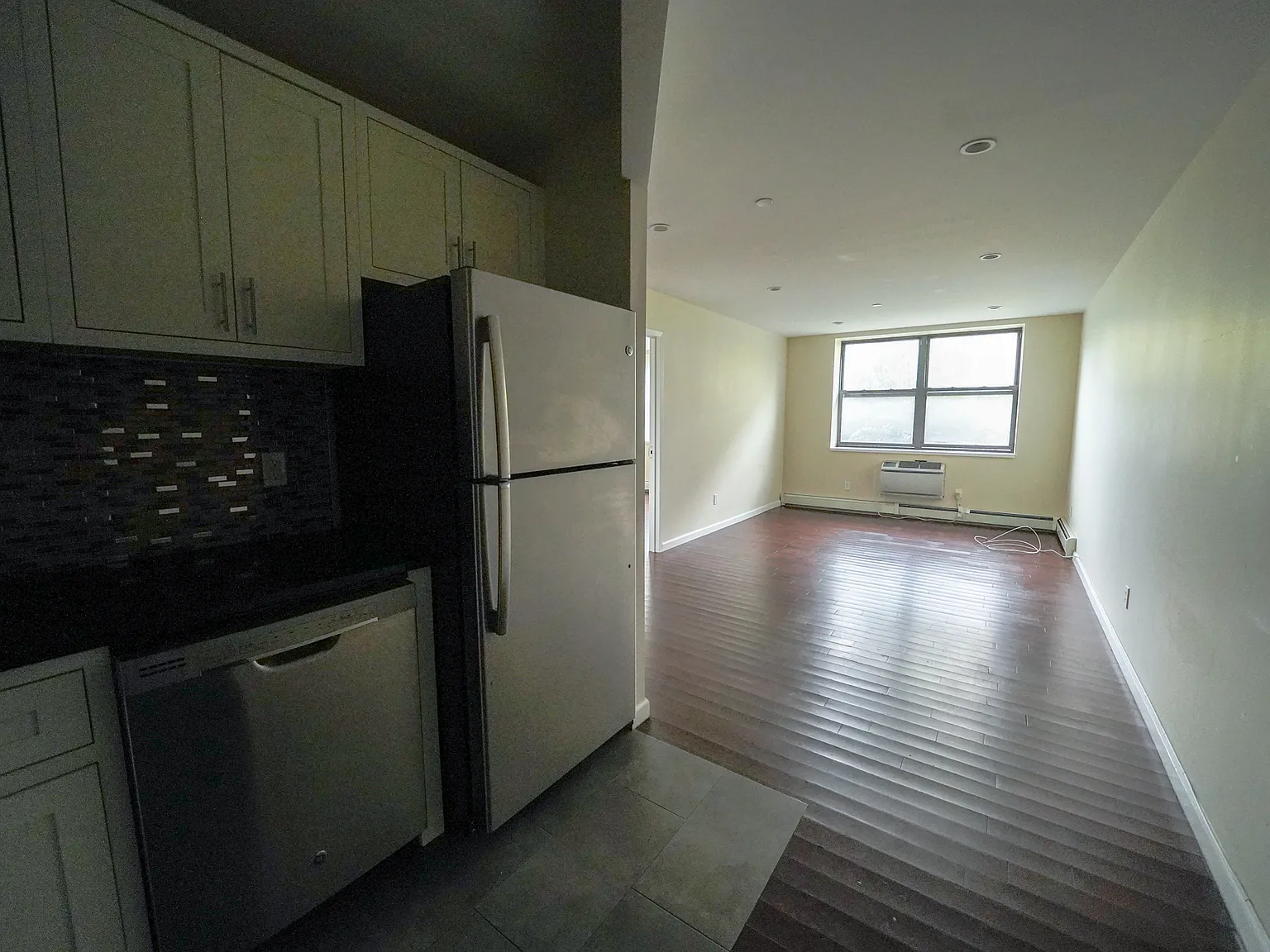45 Hinckley Pl — Photo 3