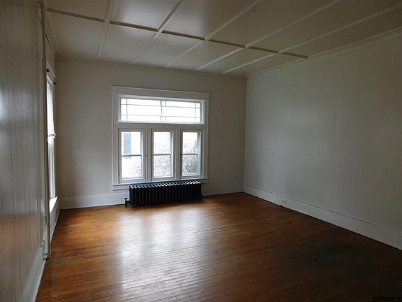 3rd image of 193 South St