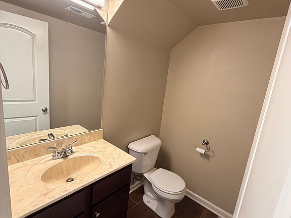 3rd image of 909 Keirfield Ct