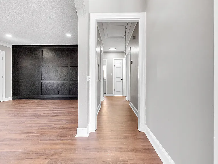 1601 N Michelle Cir — Photo 24