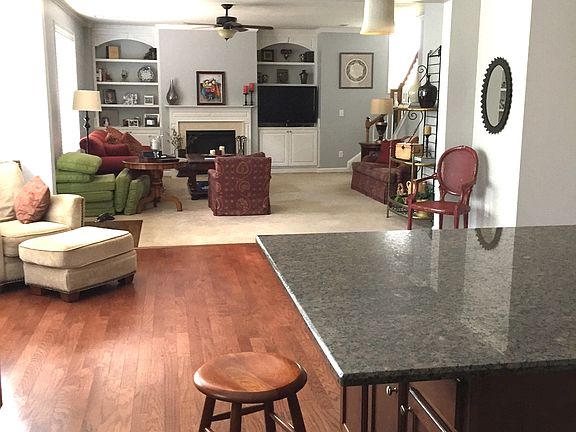 Open kitchen to family room