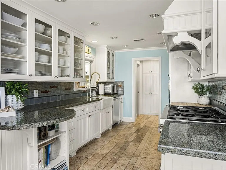 25 Surfside Ave #A — Photo 9