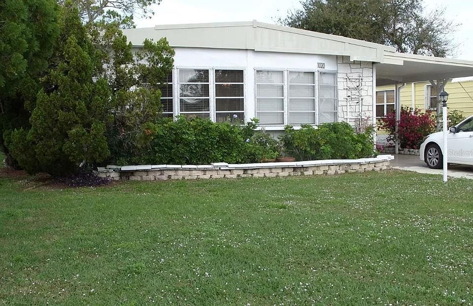 1st image of 1020 WATERWAY DRIVE