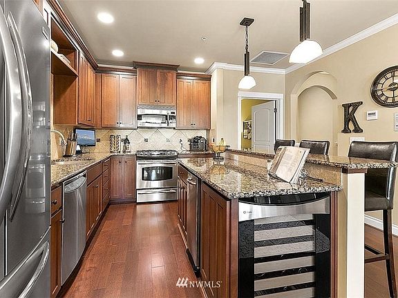 5th image of 505 Broadway Ave #508