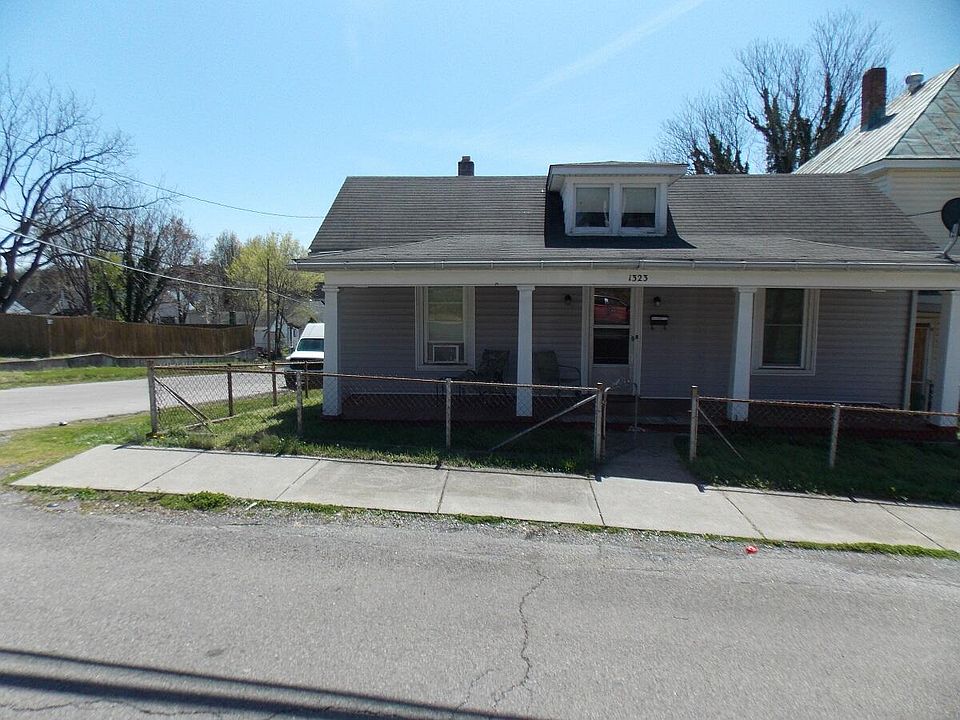1st image of 1323 Tazewell Ave SE