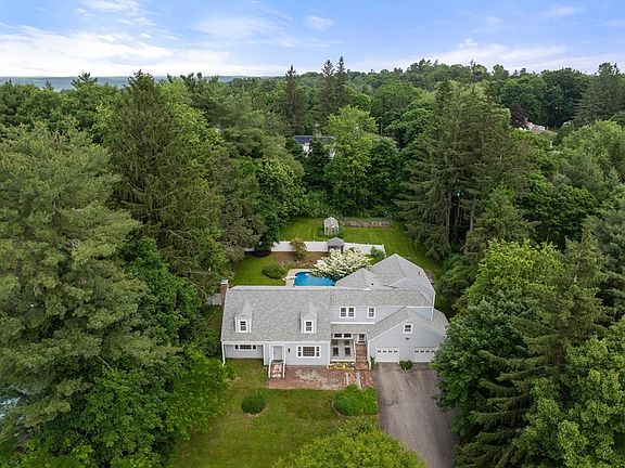 2nd image of 6 Newton Pl