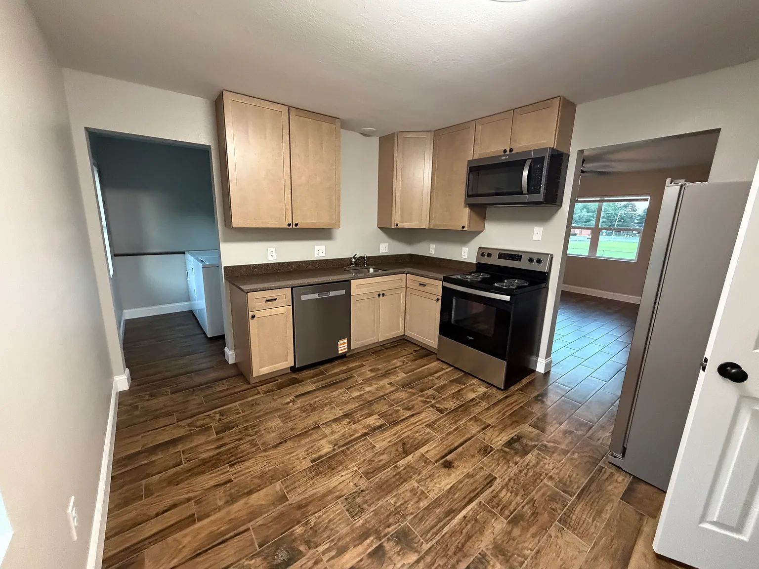2 bed, 850 sqft, $1,000 — Photo 2